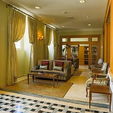 Olissippo Castelo Hotel 4*
