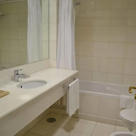 Olissippo Castelo Szálloda 4*
